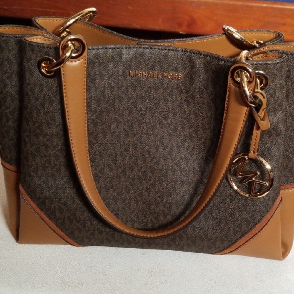 Michael Kors purse